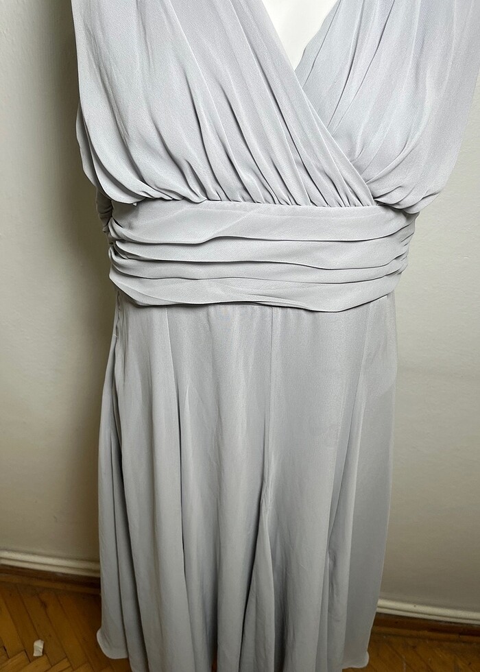 V yaka elbise - Görsel 5