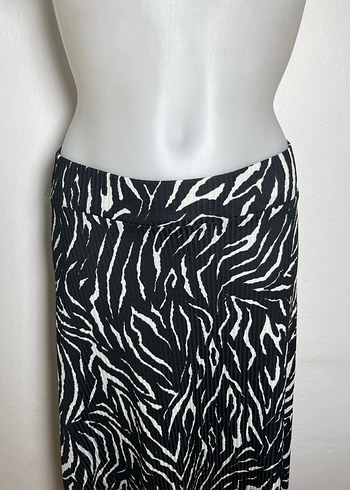 s Beden siyah Renk Zebra Desenli Uzun yırtmaçlı Etek