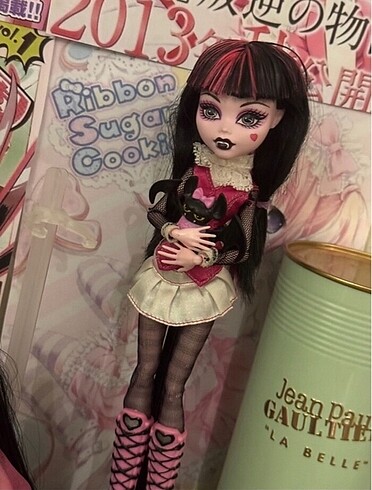 monster high draculaura