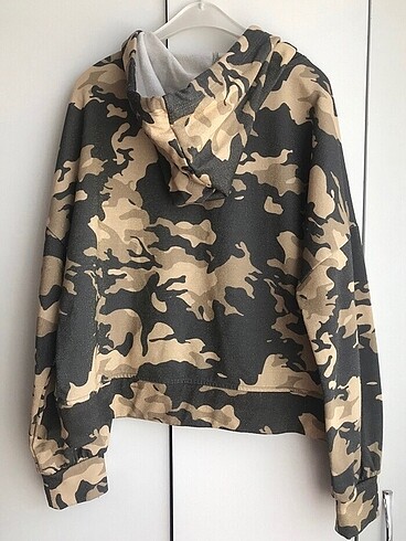 m Beden Simli Asker Desenli Sweatshirt