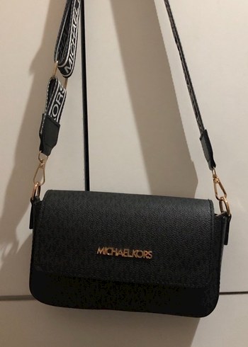 Michael Kors Siyah Capraz Canta