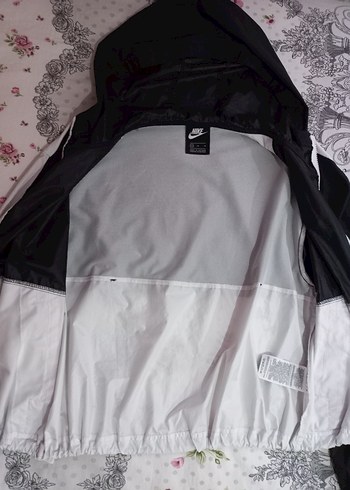 Nike Kadın Yağmurluk Rüzgarlık - Görsel 2