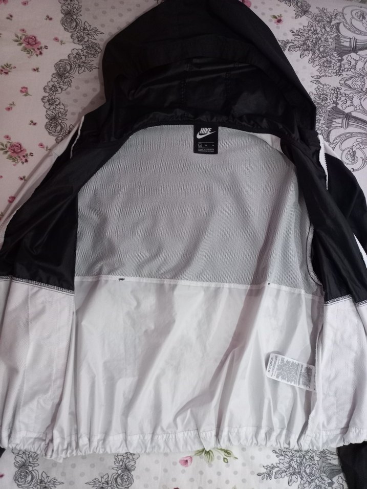 Nike Kadın Yağmurluk Rüzgarlık - Görsel 2