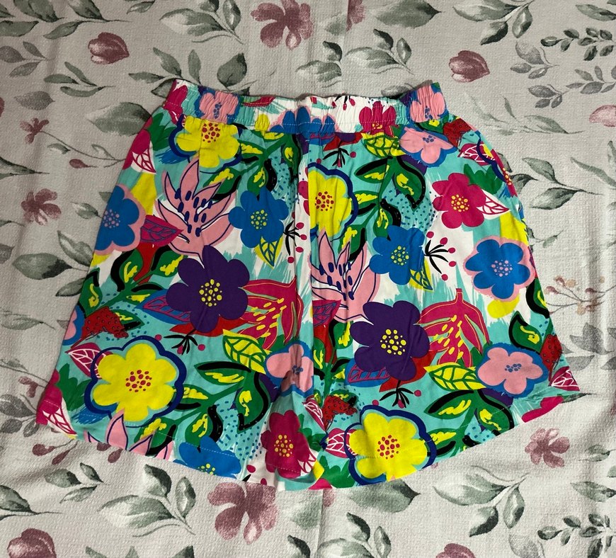 Çiçek Desenli Kadın Şort - Görsel 2