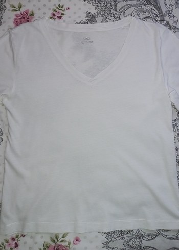 Beyaz V Yaka Kadın Tişört - Görsel 4
