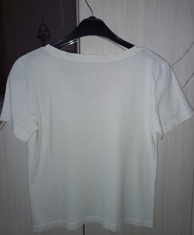 Beyaz V Yaka Kadın Tişört - Görsel 2