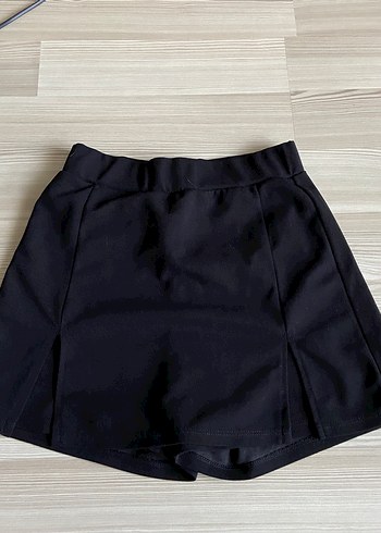 Siyah Pilili Mini Şort Etek
