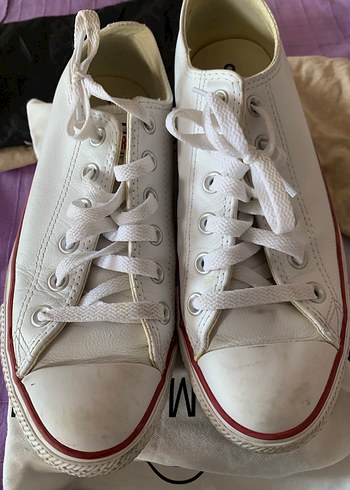 Converse Kadın Beyaz Deri Bağcıklı Spor Ayakkabı