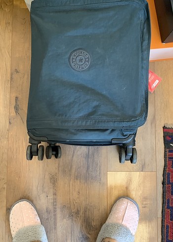 Kipling Kilitli Gri Minimalist kabin Valizi