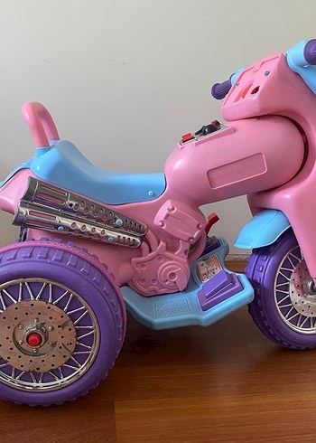 Diğer Pastel Pembe Çocuk Üç Tekerlekli Bisiklet