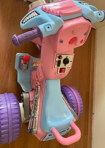 Pastel Pembe Çocuk Üç Tekerlekli Bisiklet