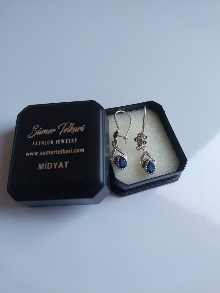 Mavi Boncuklu Vintage Mini Küpe

Otantik Telkari Küpe - Görsel 3