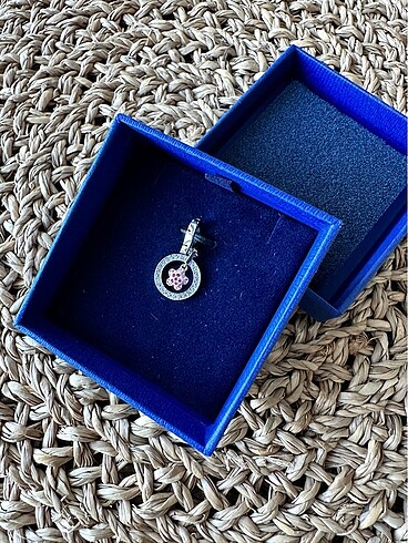 Beden Swarovski Kolye Ucu