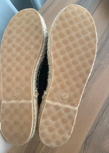 37 Beden siyah Renk Nakışlı, Tokalı Siyah Kadın Terlik