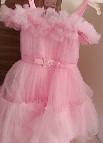 Pembe gelinlik 