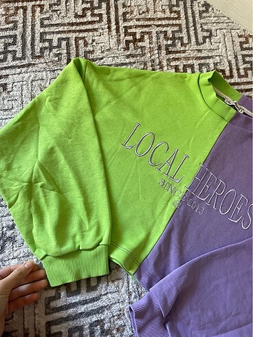 Zara Sweatshirt