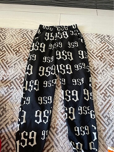 EŞOFMAN ALTI KADIN