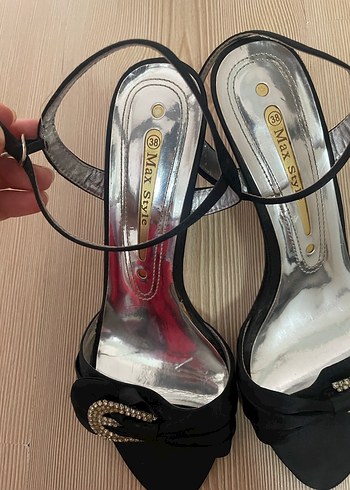 Vintage Siyah Parlak Tokalı Stiletto Kadın Ayakkabı - Görsel 3