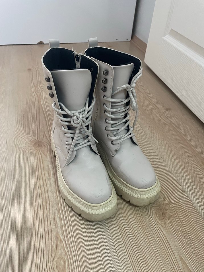 Krem rengi Bot (38 numara) - Görsel 2