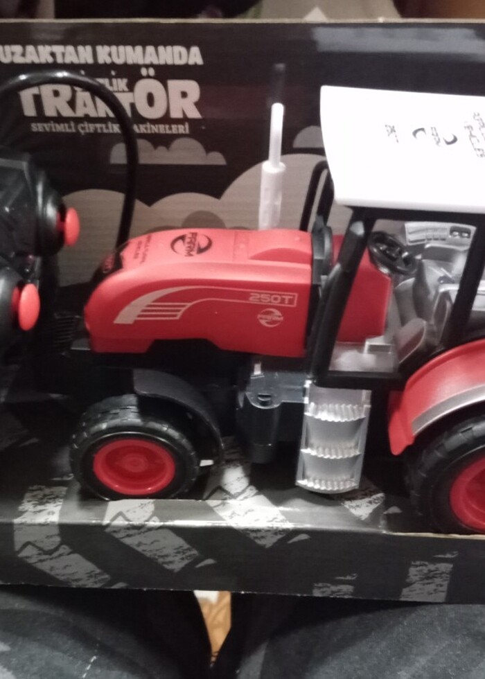 Uzaktan kumandalı pilli traktör - Görsel 2
