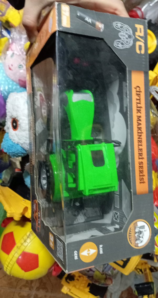 Uzaktan Kumandalı Yeşil Traktör Oyuncak - Görsel 2