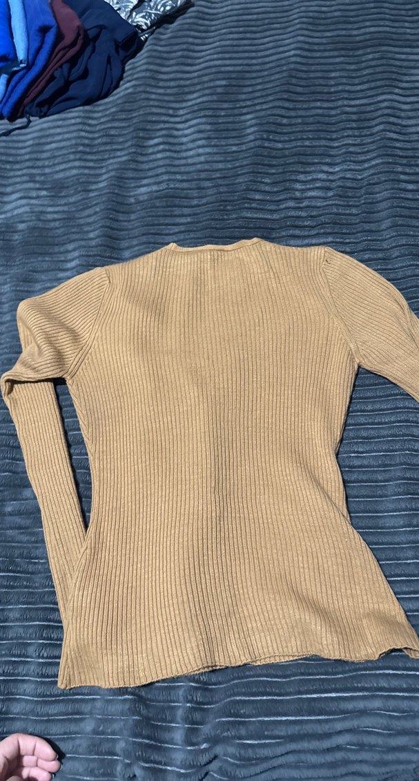 Bej V Yaka Düğmeli Kadın Hırka - Görsel 4