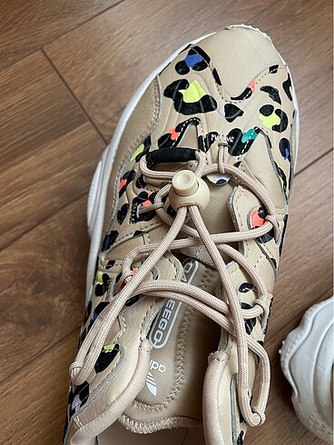 40 Beden çeşitli Renk Adidas ozweego ayakkabı