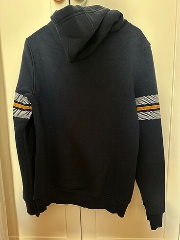 ERKEK-Kapşunlu Üst - Görsel 3