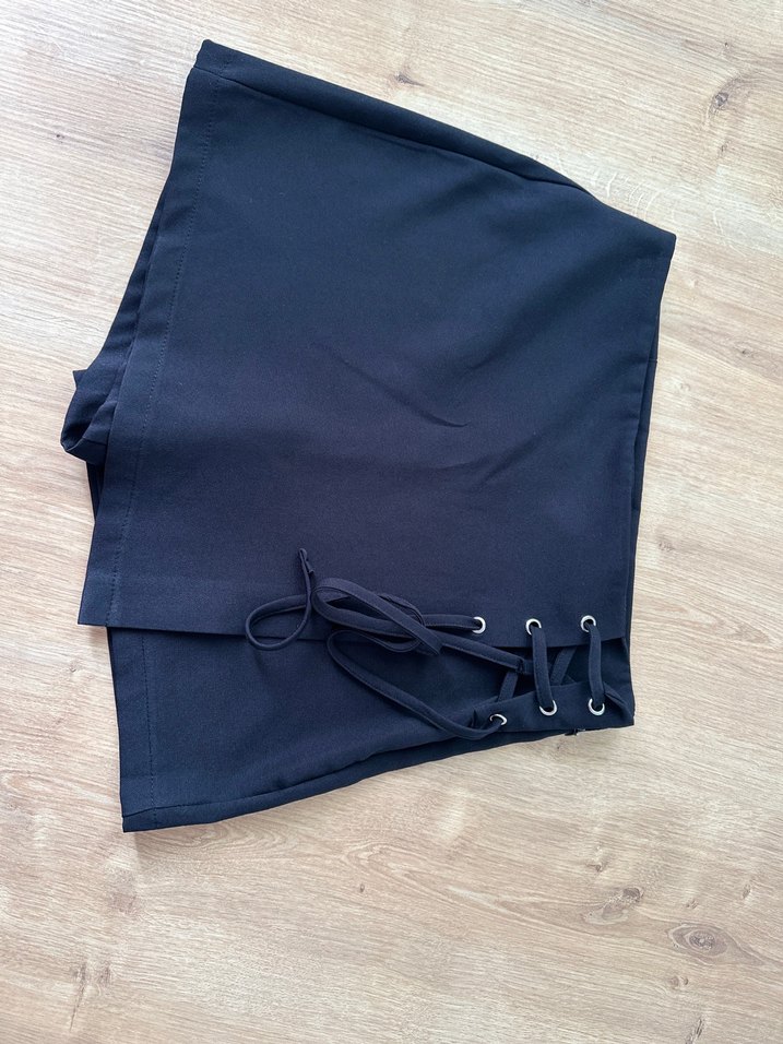 Bordo Kemerli Gevşek Mini Etek - Görsel 4