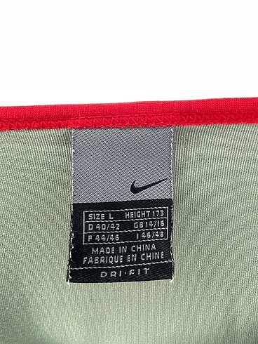 l Beden çeşitli Renk Nike T-shirt %70 İndirimli.