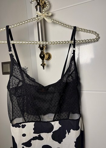 Dantel Detaylı Askılı Özel Gece Elbisesi - Görsel 2