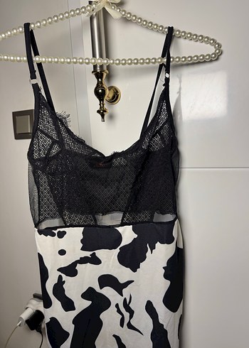 Dantel Detaylı Askılı Özel Gece Elbisesi - Görsel 3