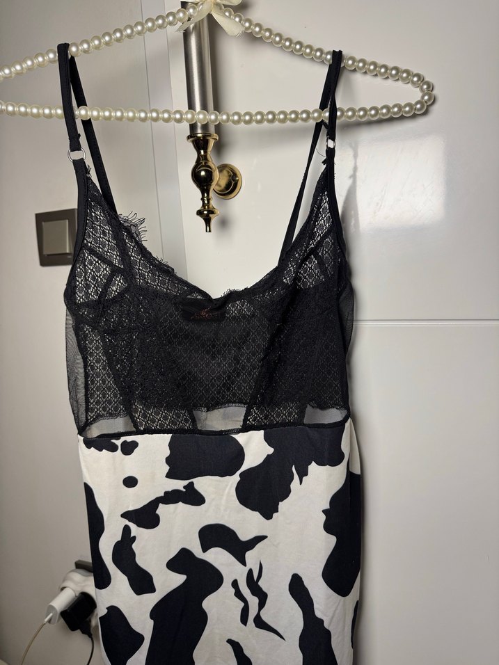 Dantel Detaylı Askılı Özel Gece Elbisesi - Görsel 3