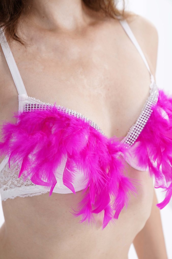 Pembe Tüylü Avant-Garde Sütyen Takım - Görsel 2