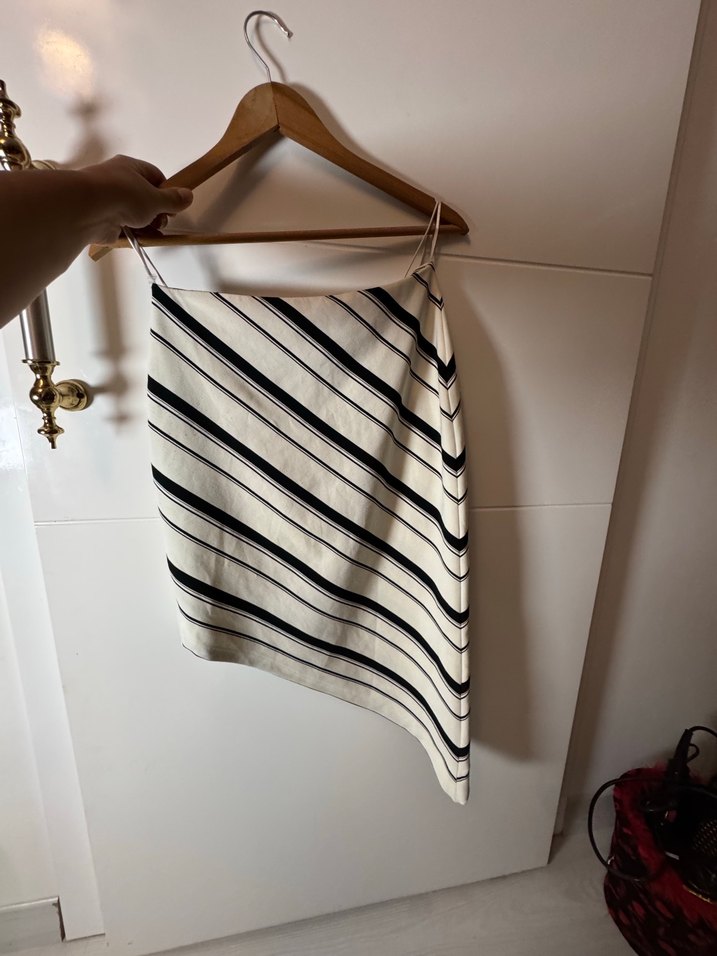 Çizgili Drapeli Asimetrik kesim etek - Görsel 2