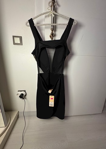 Siyah Mini Strappy V Yaka Kemerli Elbise