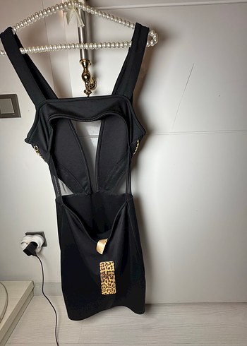 Siyah Mini Strappy V Yaka Kemerli Elbise - Görsel 6