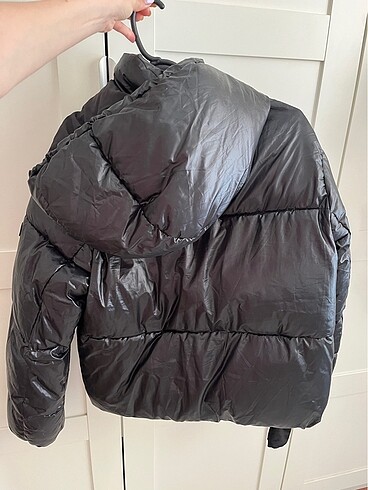 Stradivarius stadivarius şişme siyah mont