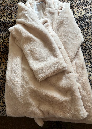 Beyaz Kadın Peluş Kaban - Görsel 4