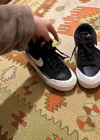 Nike Siyah Beyaz Kadın Spor Ayakkabı - Görsel 3