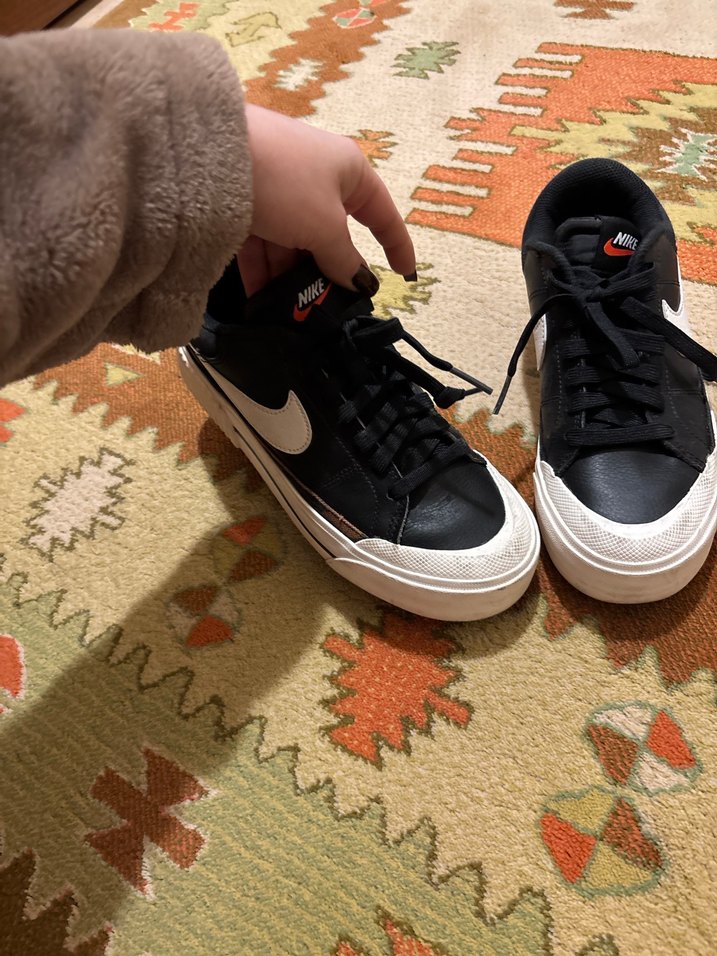 Nike Siyah Beyaz Kadın Spor Ayakkabı - Görsel 3