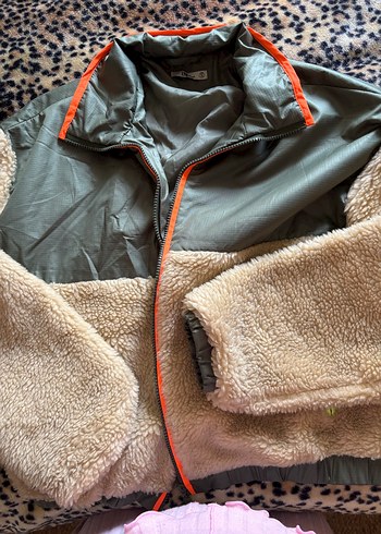 Kahverengi Peluş Detaylı Kadın Mont - Görsel 3