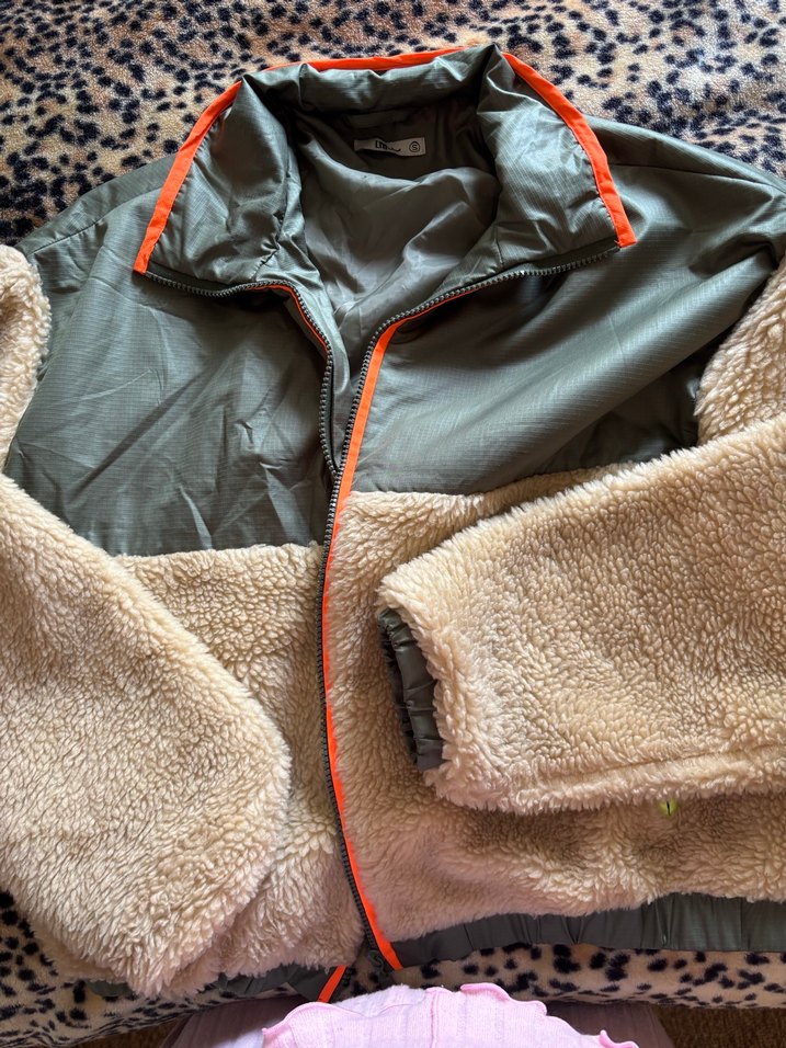 Kahverengi Peluş Detaylı Kadın Mont - Görsel 3