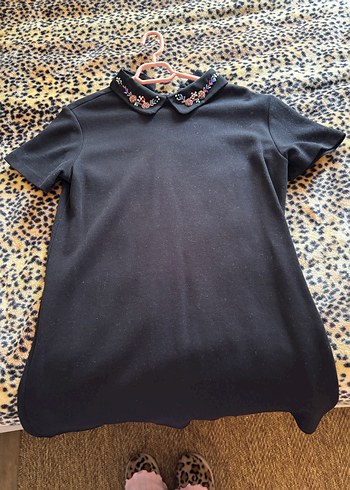 Yaka detaylı işlemeli elbise - Görsel 3