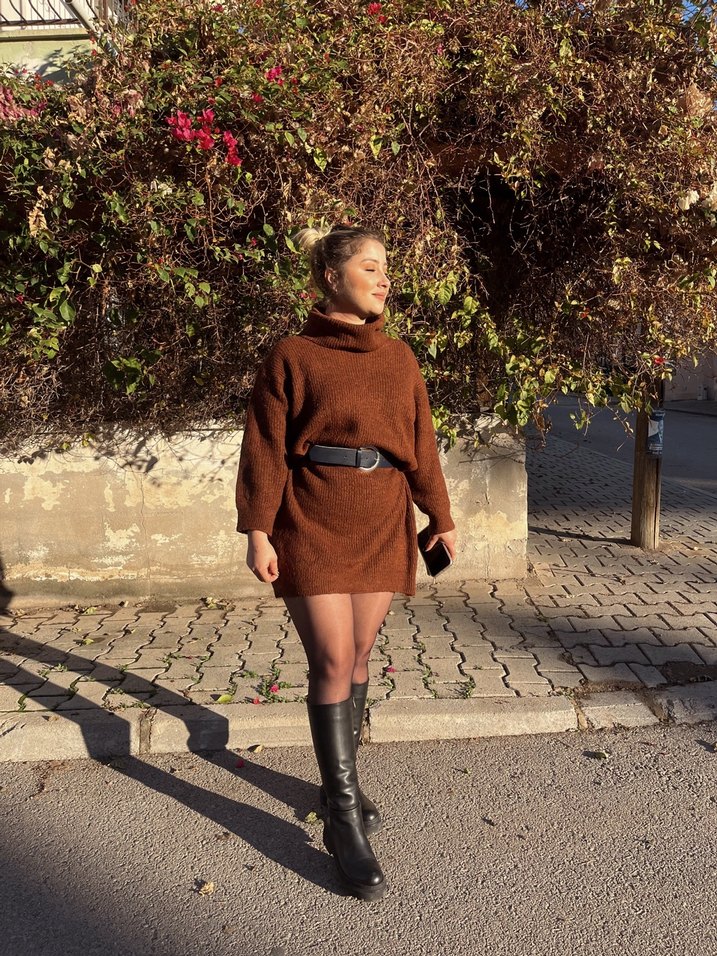 Kahverengi Kemerli Boğazlı Triko Elbise - Görsel 3