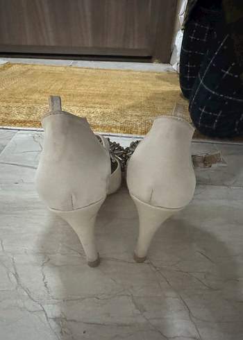 Lutvelizade Tokalı Beyaz Stiletto Kadın Abiye Ayakkabı - Görsel 6