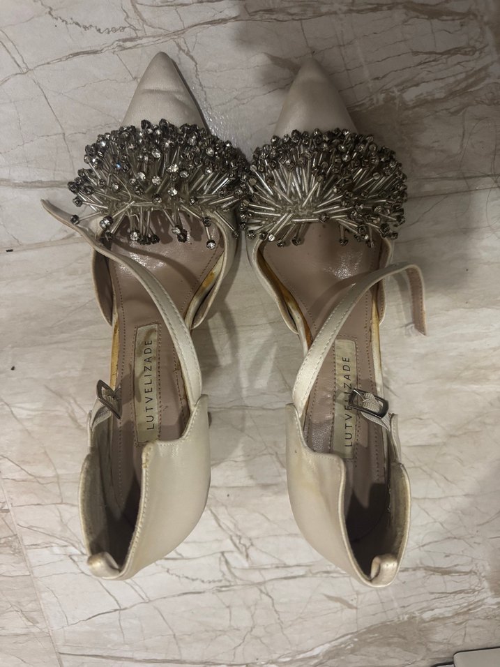 Lutvelizade Tokalı Beyaz Stiletto Kadın Abiye Ayakkabı - Görsel 2