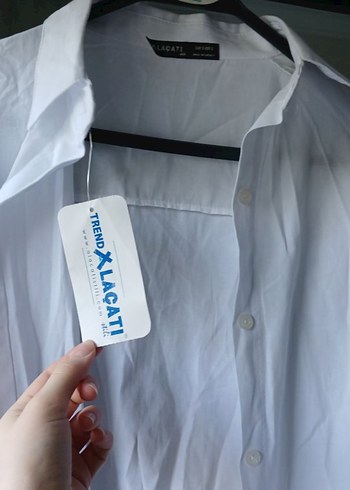 Düğmeli V Yaka Beyaz Kadın Gömlek - Görsel 5