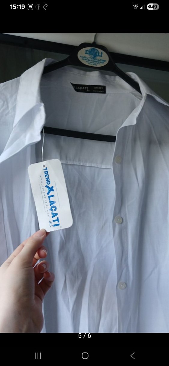 Düğmeli V Yaka Beyaz Kadın Gömlek - Görsel 5