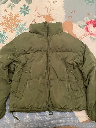 Pull bear haki şişme mont